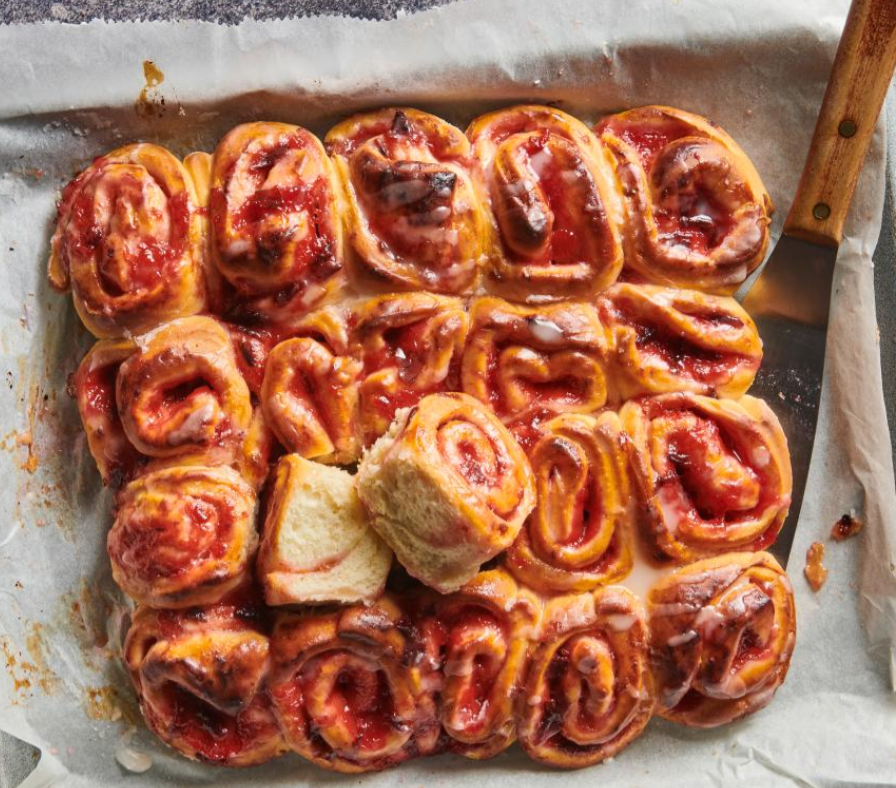 Zwetschgen Hefeteigrollen